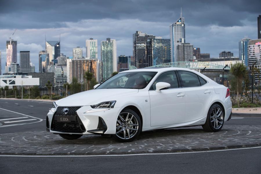  Lexus IS300h F-Sport 2016 года  (AU) (фото 4 из 6)